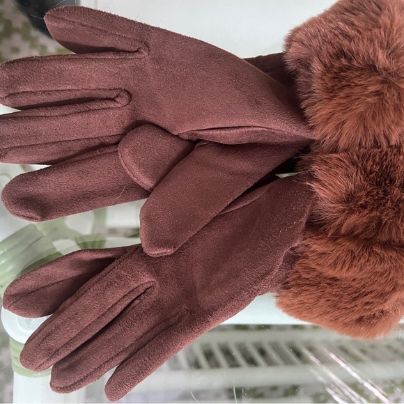 J.Crew Faux Fur and Suede Gloves -Small - Picture 3 of 4